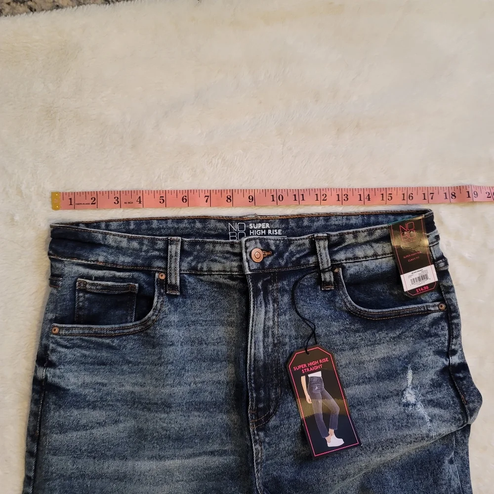 NWT Super High Rise Straight Curvy fit Jeans‎